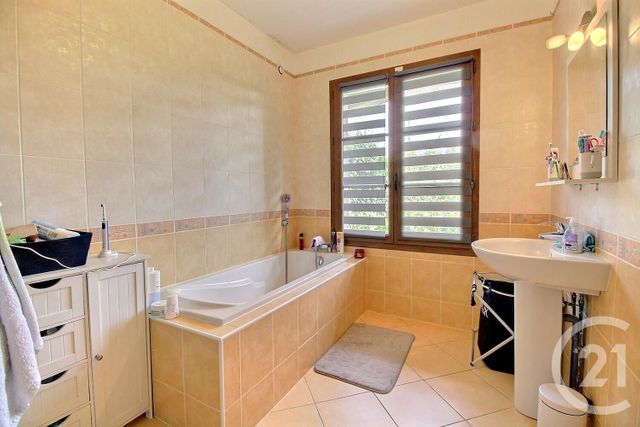 Maison à vendre - 8 pièces - 244 m2 - La Ferte Gaucher - 77 - ILE-DE-FRANCE