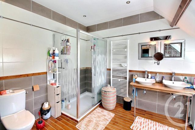 Maison à vendre - 8 pièces - 244 m2 - La Ferte Gaucher - 77 - ILE-DE-FRANCE