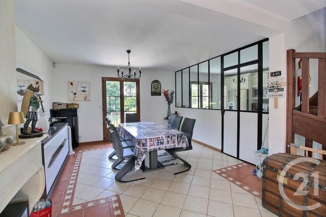 Maison à vendre - 8 pièces - 244 m2 - La Ferte Gaucher - 77 - ILE-DE-FRANCE