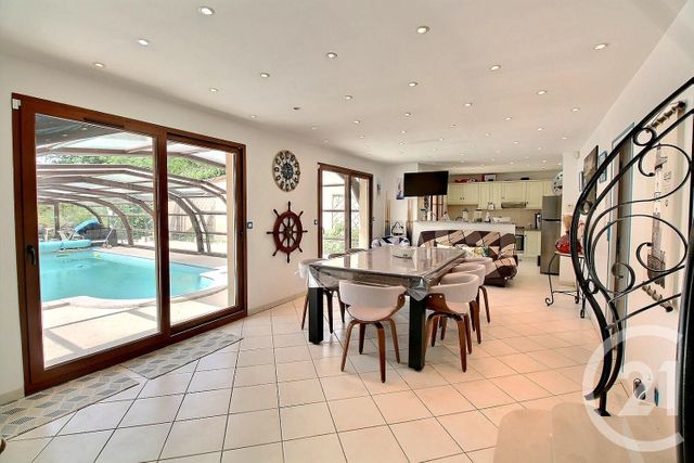 Maison à vendre - 8 pièces - 244 m2 - La Ferte Gaucher - 77 - ILE-DE-FRANCE