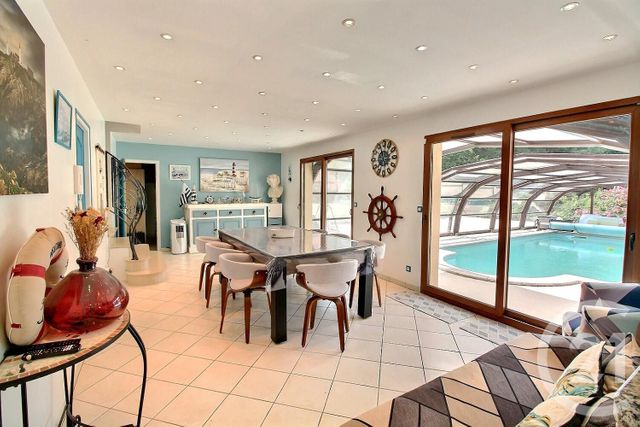 Maison à vendre - 8 pièces - 244 m2 - La Ferte Gaucher - 77 - ILE-DE-FRANCE