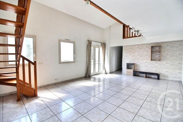 Appartement Duplex &agrave; vendre - 4 pi&egrave;ces - 130,87 m2 - Chateau Thierry - 02 - PICARDIE