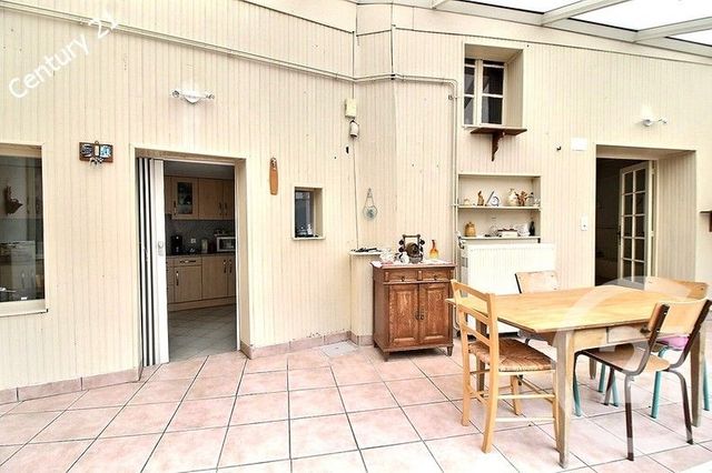 Maison à vendre - 7 pièces - 165 m2 - Nogent L Artaud - 02 - PICARDIE