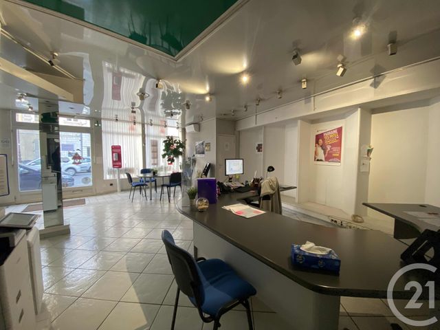Local commercial à louer - 143.0 m2 - 51 - Marne