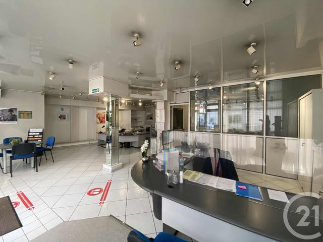 Local commercial à louer - 143.0 m2 - 51 - Marne