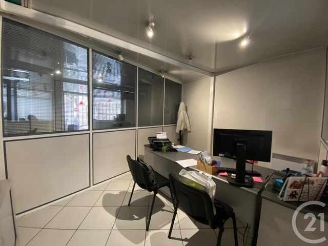 Local commercial à louer - 143.0 m2 - 51 - Marne