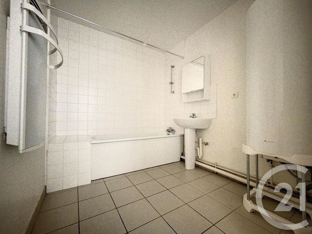 Appartement T4 à louer - 4 pièces - 108 m2 - Sarry - 51 - CHAMPAGNE-ARDENNE