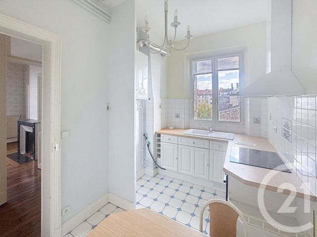 Appartement F3 &agrave; louer - 3 pi&egrave;ces - 80,77 m2 - Chalons En Champagne - 51 - CHAMPAGNE-ARDENNE