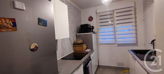 Appartement F3 à vendre - 5 pièces - 65 m2 - Chalons En Champagne - 51 - CHAMPAGNE-ARDENNE