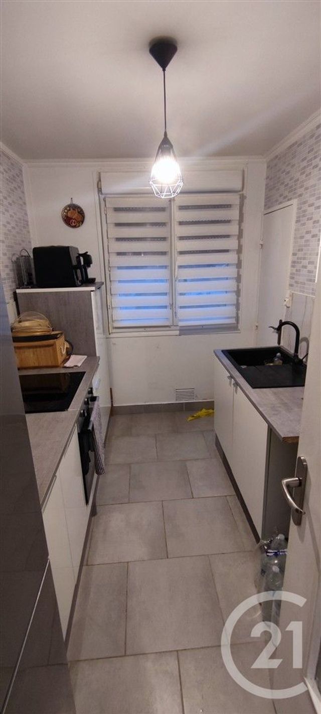 Appartement F3 à vendre - 5 pièces - 65 m2 - Chalons En Champagne - 51 - CHAMPAGNE-ARDENNE