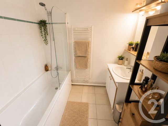Appartement F4 &agrave; vendre - 4 pi&egrave;ces - 77,28 m2 - Chalons En Champagne - 51 - CHAMPAGNE-ARDENNE