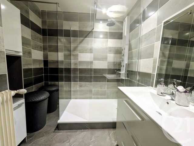 Appartement F3 &agrave; vendre - 4 pi&egrave;ces - 73,70 m2 - Fagnieres - 51 - CHAMPAGNE-ARDENNE