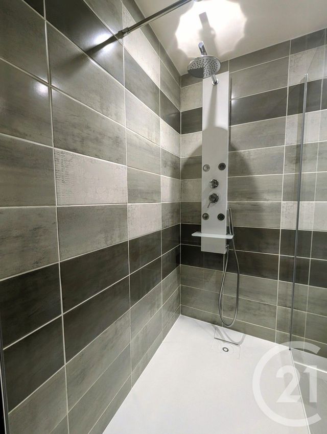 Appartement F3 &agrave; vendre - 4 pi&egrave;ces - 73,70 m2 - Fagnieres - 51 - CHAMPAGNE-ARDENNE