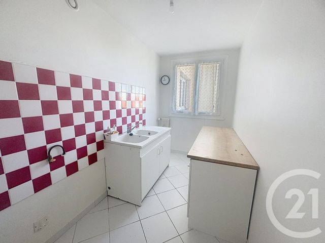 Appartement F3 &agrave; louer - 3 pi&egrave;ces - 59,56 m2 - Chalons En Champagne - 51 - CHAMPAGNE-ARDENNE