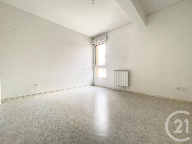 Appartement F4 &agrave; louer - 4 pi&egrave;ces - 104 m2 - Sarry - 51 - CHAMPAGNE-ARDENNE