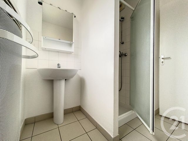 Appartement F4 &agrave; louer - 4 pi&egrave;ces - 104 m2 - Sarry - 51 - CHAMPAGNE-ARDENNE