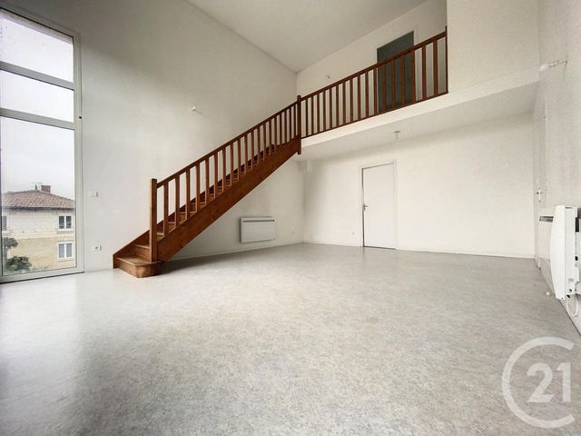 Appartement F4 &agrave; louer - 4 pi&egrave;ces - 104 m2 - Sarry - 51 - CHAMPAGNE-ARDENNE