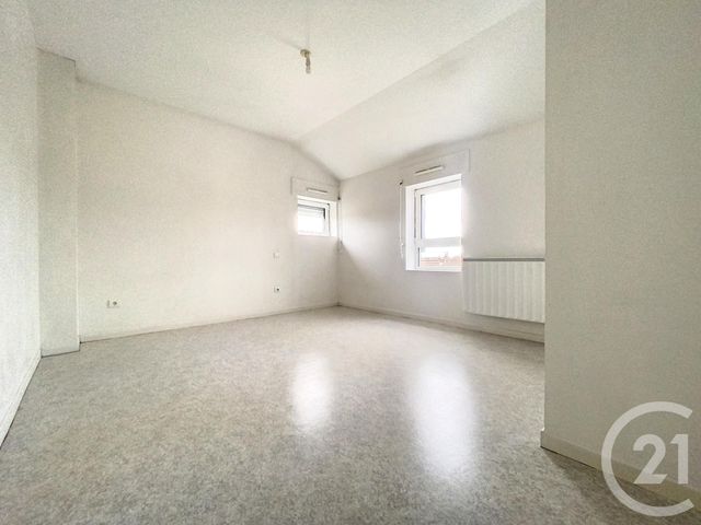 Appartement F4 &agrave; louer - 4 pi&egrave;ces - 104 m2 - Sarry - 51 - CHAMPAGNE-ARDENNE