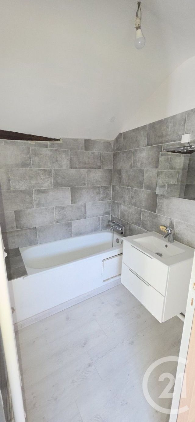 Appartement F2 &agrave; vendre - 2 pi&egrave;ces - 80 m2 - Chalons En Champagne - 51 - CHAMPAGNE-ARDENNE