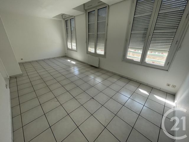 Appartement F3 &agrave; louer - 3 pi&egrave;ces - 61,15 m2 - Chalons En Champagne - 51 - CHAMPAGNE-ARDENNE