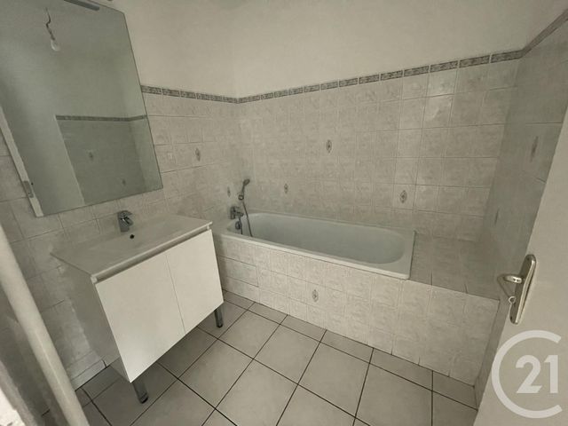 Appartement F3 &agrave; louer - 3 pi&egrave;ces - 61,15 m2 - Chalons En Champagne - 51 - CHAMPAGNE-ARDENNE