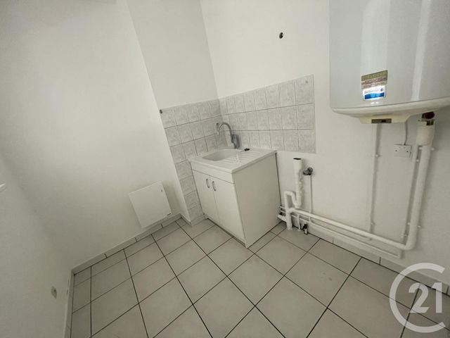 Appartement F3 &agrave; louer - 3 pi&egrave;ces - 61,15 m2 - Chalons En Champagne - 51 - CHAMPAGNE-ARDENNE