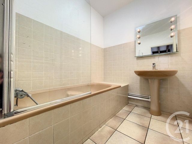 Appartement F4 &agrave; louer - 4 pi&egrave;ces - 97,37 m2 - Chalons En Champagne - 51 - CHAMPAGNE-ARDENNE