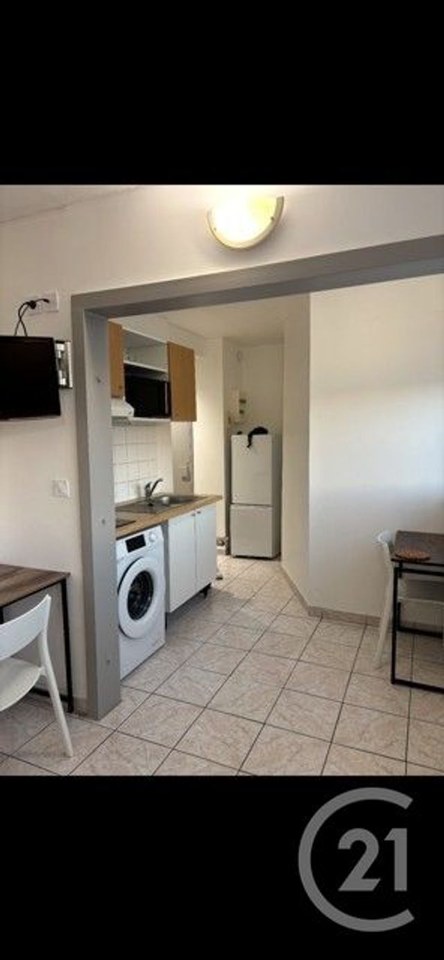Appartement Studio &agrave; louer - 1 pi&egrave;ce - 20 m2 - Chalons En Champagne - 51 - CHAMPAGNE-ARDENNE