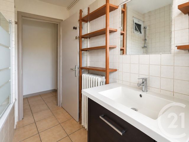 Appartement F5 &agrave; vendre - 5 pi&egrave;ces - 96,33 m2 - Chalons En Champagne - 51 - CHAMPAGNE-ARDENNE
