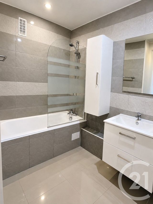 Appartement F3 &agrave; vendre - 4 pi&egrave;ces - 71,89 m2 - Chalons En Champagne - 51 - CHAMPAGNE-ARDENNE