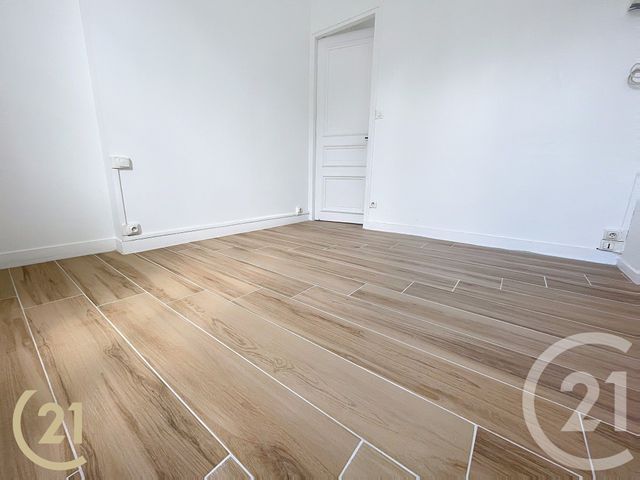 Appartement à louer - 2 pièces - 24,75 m2 - Lillebonne - 76 - HAUTE-NORMANDIE