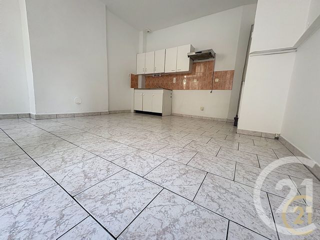 Maison &agrave; louer - 3 pi&egrave;ces - 51,07 m2 - Lillebonne - 76 - HAUTE-NORMANDIE