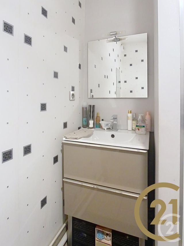 Appartement F2 à vendre - 2 pièces - 59,05 m2 - Lillebonne - 76 - HAUTE-NORMANDIE