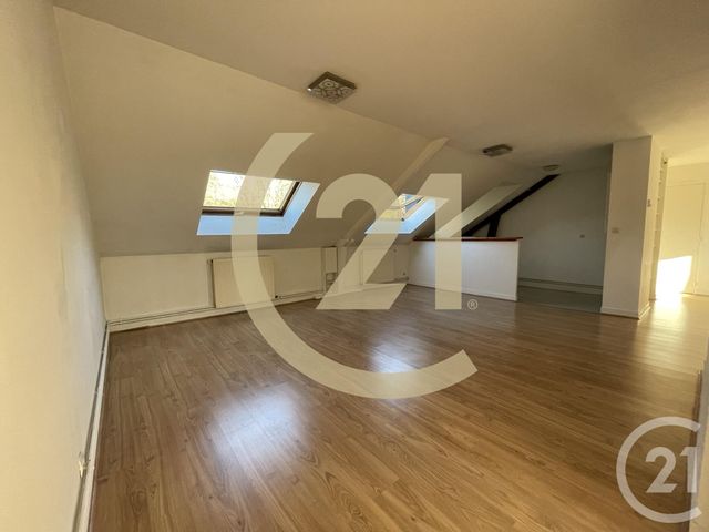 Appartement &agrave; louer - 3 pi&egrave;ces - 53,60 m2 - Lillebonne - 76 - HAUTE-NORMANDIE