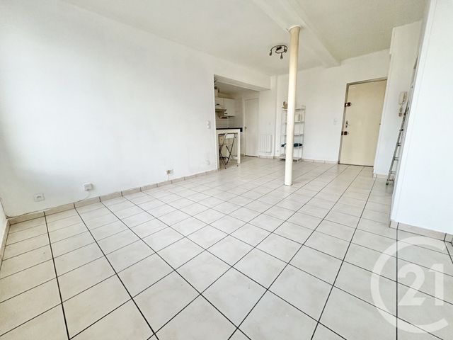 Appartement Studio &agrave; louer - 1 pi&egrave;ce - 29,70 m2 - Bolbec - 76 - HAUTE-NORMANDIE