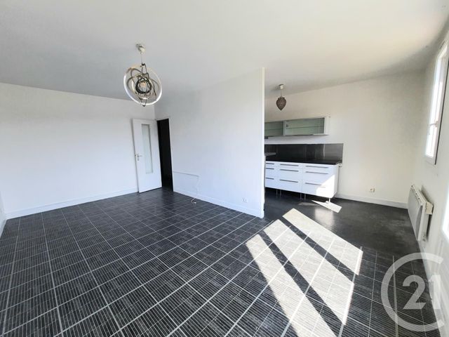 Appartement F4 &agrave; louer - 4 pi&egrave;ces - 95 m2 - Bolbec - 76 - HAUTE-NORMANDIE