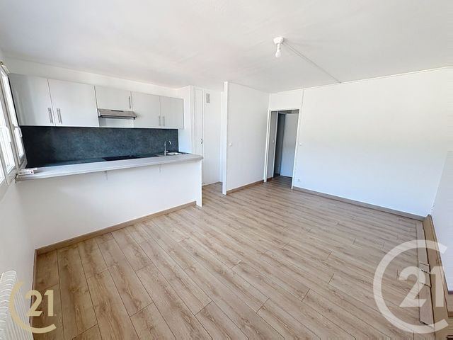 Appartement T2 &agrave; louer - 2 pi&egrave;ces - 42,40 m2 - Lillebonne - 76 - HAUTE-NORMANDIE