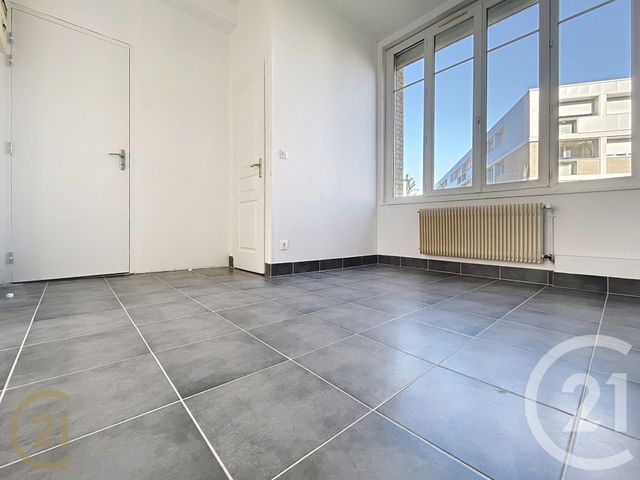 Appartement &agrave; louer - 2 pi&egrave;ces - 25,35 m2 - Lillebonne - 76 - HAUTE-NORMANDIE