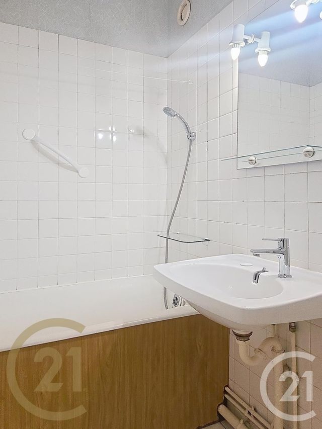 Appartement F2 &agrave; vendre - 2 pi&egrave;ces - 59 m2 - Lillebonne - 76 - HAUTE-NORMANDIE