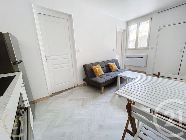 Appartement &agrave; louer - 2 pi&egrave;ces - 24,95 m2 - Lillebonne - 76 - HAUTE-NORMANDIE