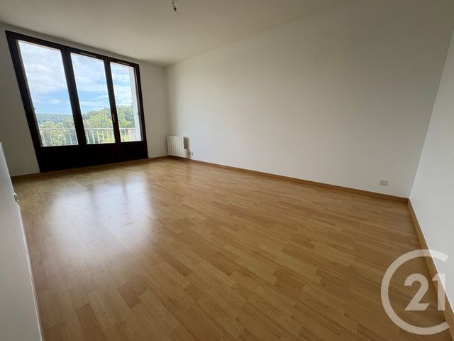 Appartement Triplex &agrave; louer - 3 pi&egrave;ces - 74,40 m2 - Bolbec - 76 - HAUTE-NORMANDIE