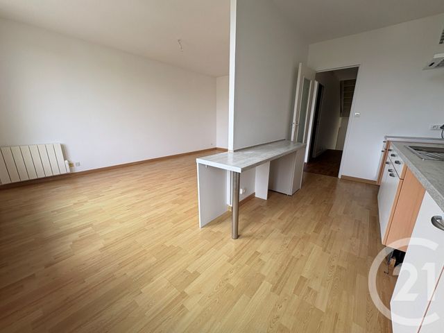 Appartement Triplex &agrave; louer - 3 pi&egrave;ces - 74,40 m2 - Bolbec - 76 - HAUTE-NORMANDIE
