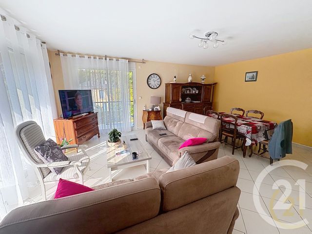 Appartement F3 &agrave; louer - 3 pi&egrave;ces - 71,20 m2 - Lillebonne - 76 - HAUTE-NORMANDIE