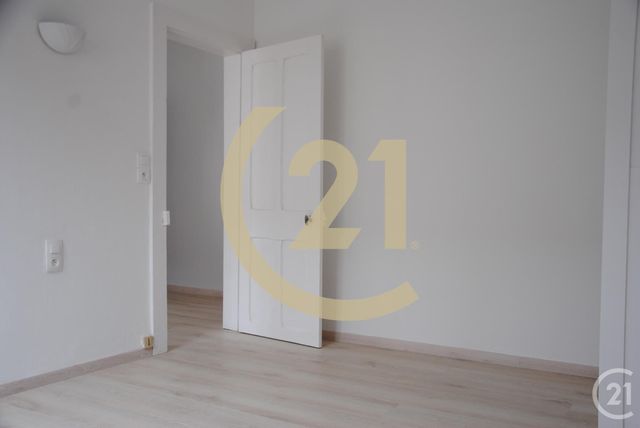 Appartement &agrave; louer - 2 pi&egrave;ces - 34,70 m2 - Lillebonne - 76 - HAUTE-NORMANDIE