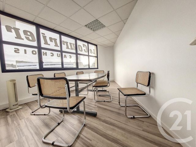 Appartement &agrave; louer - 2 pi&egrave;ces - 68,40 m2 - Lillebonne - 76 - HAUTE-NORMANDIE