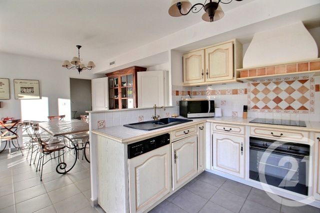 Maison à vendre - 7 pièces - 142 m2 - Roquebrune Sur Argens - 83 - PROVENCE-ALPES-COTE-D-AZUR