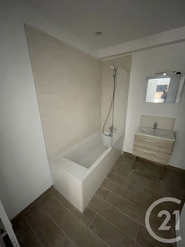 Appartement T4 à louer - 4 pièces - 90,48 m2 - Tourcoing - 59 - NORD-PAS-DE-CALAIS