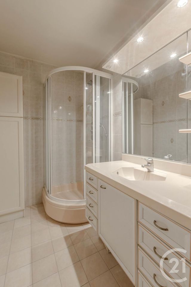 Appartement F5 à vendre - 5 pièces - 99,80 m2 - Paris - 75010 - ILE-DE-FRANCE