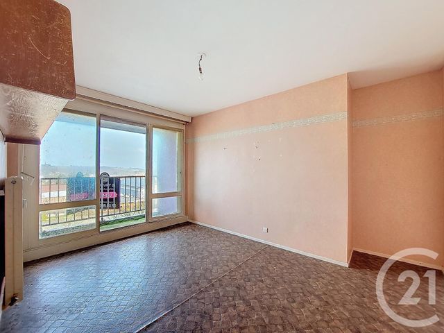 Appartement F4 à vendre - 4 pièces - 75 m2 - Vittel - 88 - LORRAINE