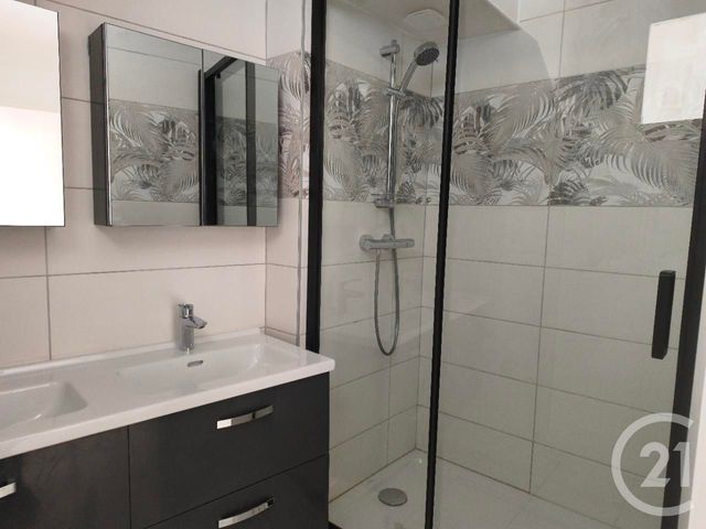 Appartement F4 &agrave; louer - 4 pi&egrave;ces - 78 m2 - Vittel - 88 - LORRAINE